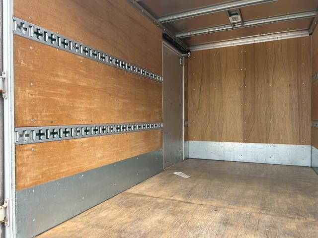 三菱ふそうキャンターアルミバン小型（2t・3t）[写真08]