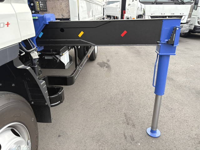 三菱ふそうキャンタークレーン4段小型（2t・3t）[写真17]