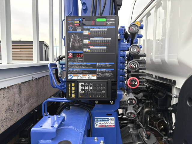 三菱ふそうキャンタークレーン4段小型（2t・3t）[写真18]