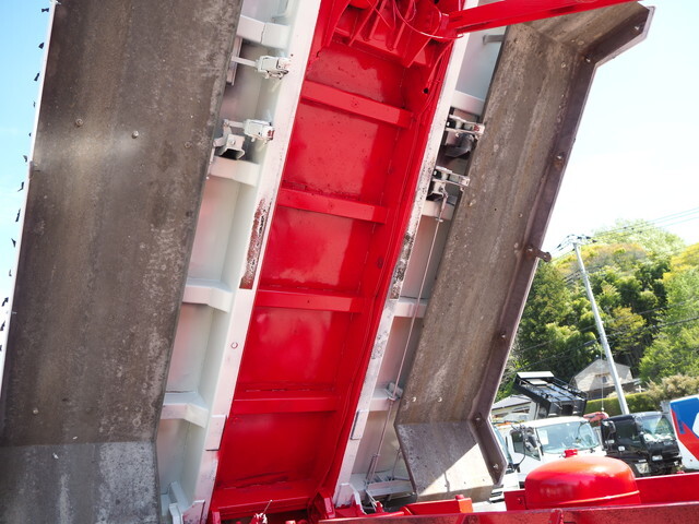 三菱ふそうスーパーグレート深ダンプ（土砂禁ダンプ）大型（10t）[写真18]