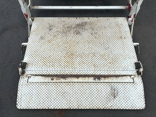 いすゞエルフダブルキャブ（Wキャブ）小型（2t・3t）[写真10]