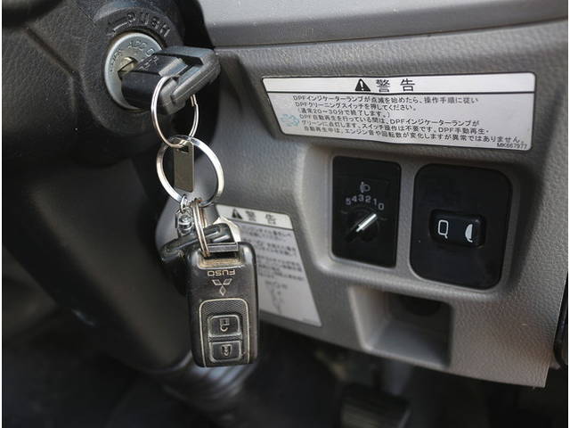 三菱ふそうキャンターダンプ小型（2t・3t）[写真36]