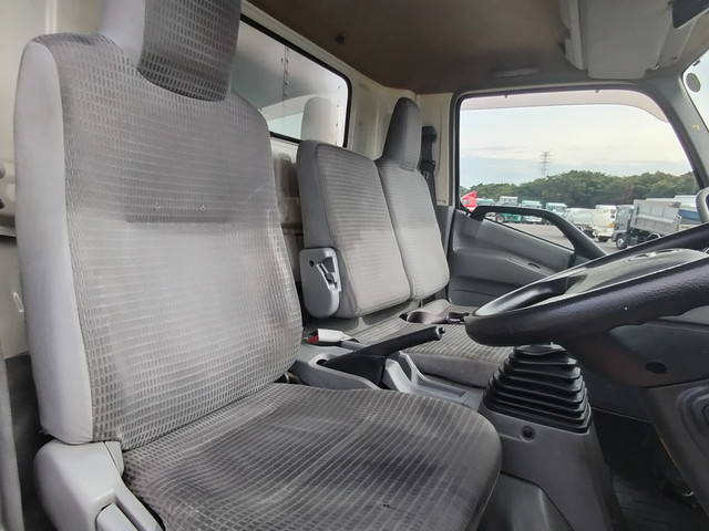 日野デュトロアルミバン小型（2t・3t）[写真23]