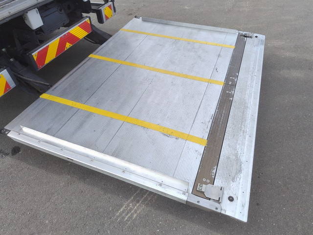 日野デュトロアルミバン小型（2t・3t）[写真08]