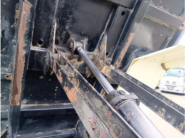 いすゞフォワードダンプ中型（4t）[写真10]