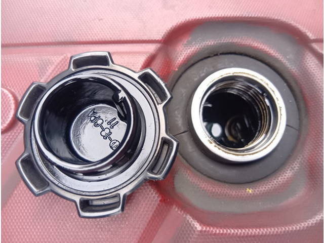 日野デュトロパッカー車（塵芥車）小型（2t・3t）[写真13]