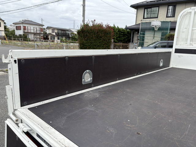 日野デュトロ平ボディ小型（2t・3t）[写真10]