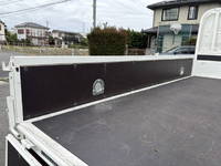 日野デュトロ平ボディ小型（2t・3t）[写真11]