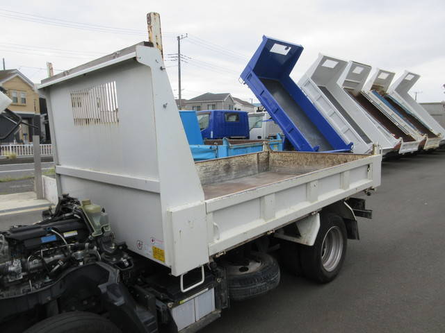 三菱ふそうキャンターダンプ小型（2t・3t）[写真19]