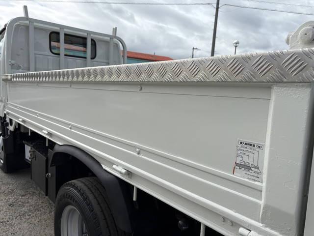 トヨタダイナ平ボディ小型（2t・3t）[写真13]
