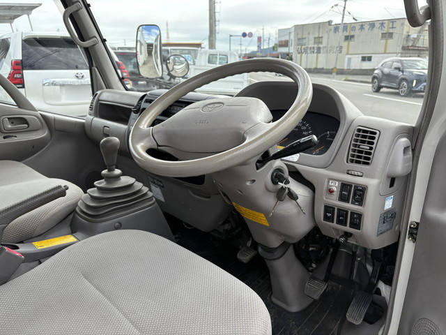 トヨタダイナ平ボディ小型（2t・3t）[写真08]