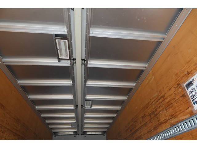 いすゞフォワードアルミウイング中型（4t）[写真15]