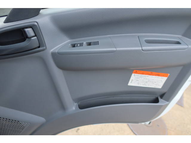 いすゞフォワードアルミウイング中型（4t）[写真28]