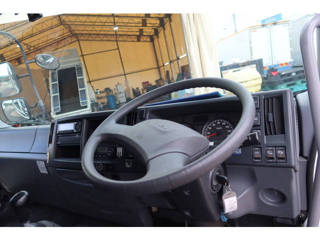 いすゞフォワードアルミウイング中型（4t）[写真32]