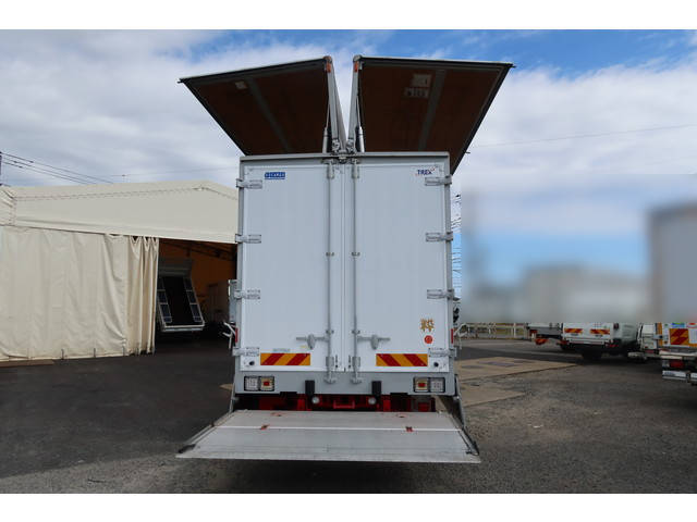 いすゞフォワードアルミウイング中型（4t）[写真07]