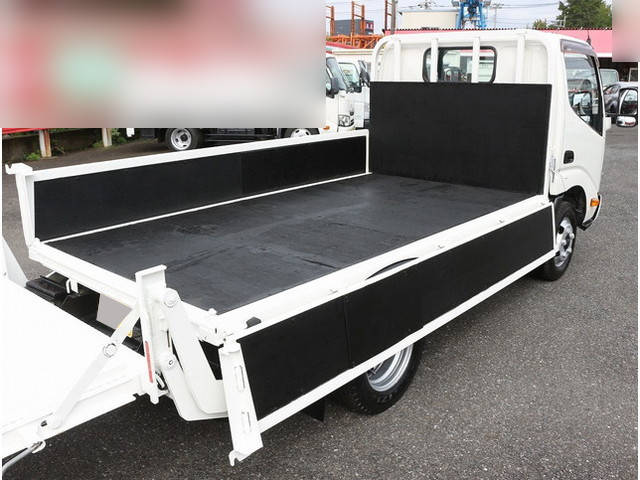 日野デュトロ平ボディ小型（2t・3t）[写真03]