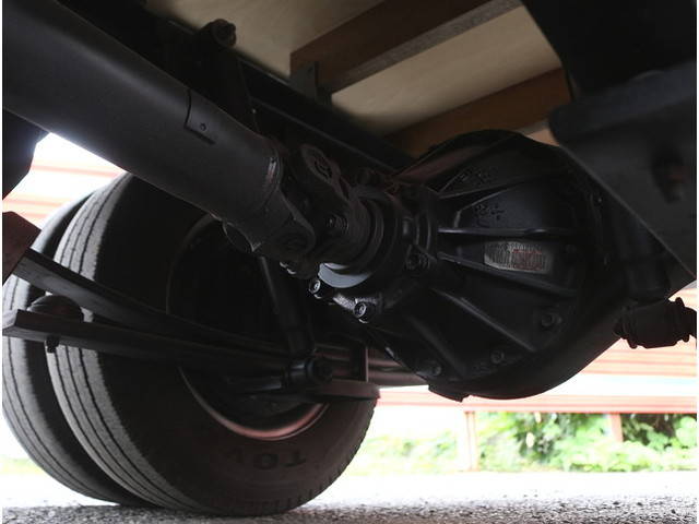 いすゞエルフ平ボディ小型（2t・3t）[写真11]