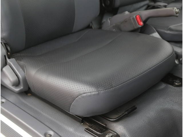 いすゞエルフ平ボディ小型（2t・3t）[写真22]