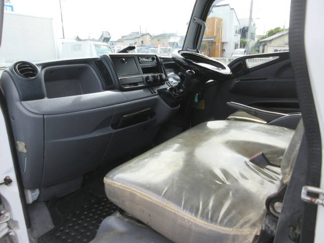 三菱ふそうキャンターダンプ小型（2t・3t）[写真18]