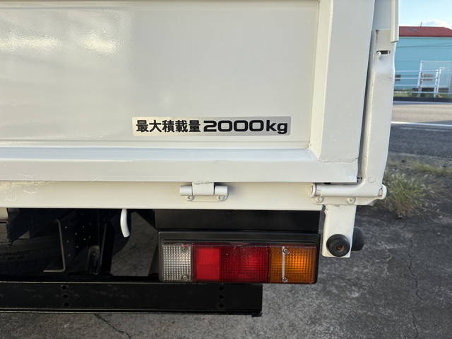 三菱ふそうキャンター平ボディ小型（2t・3t）[写真12]