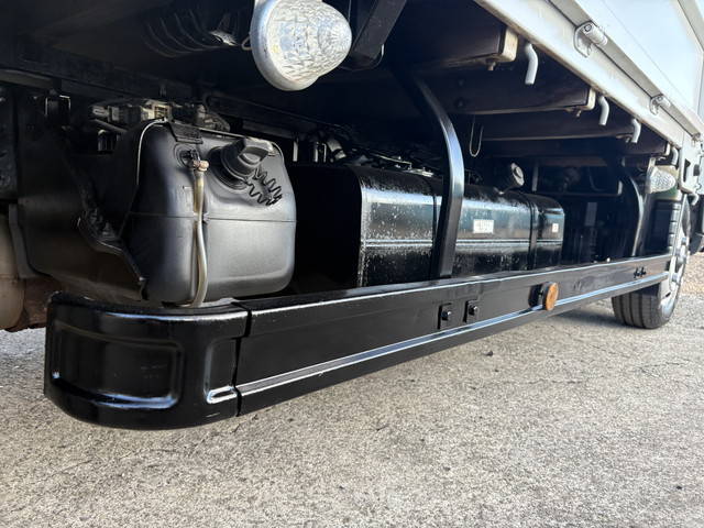 三菱ふそうキャンター平ボディ小型（2t・3t）[写真16]