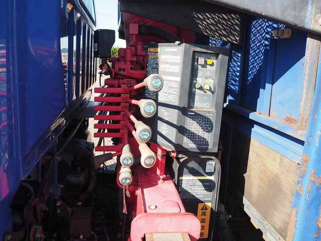 三菱ふそうキャンタークレーン4段小型（2t・3t）[写真12]