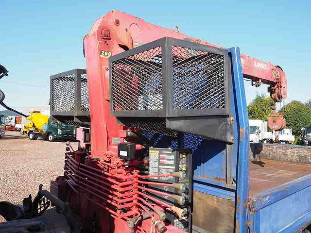 三菱ふそうキャンタークレーン4段小型（2t・3t）[写真31]