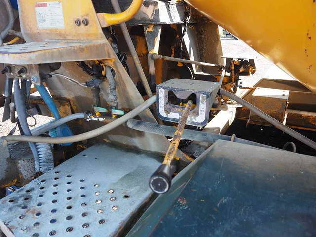 いすゞフォワードミキサー車（コンクリートミキサー）中型（4t）[写真12]