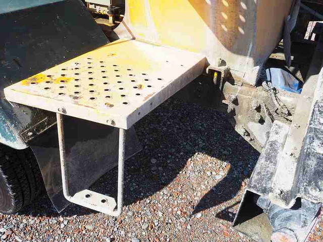 いすゞフォワードミキサー車（コンクリートミキサー）中型（4t）[写真20]