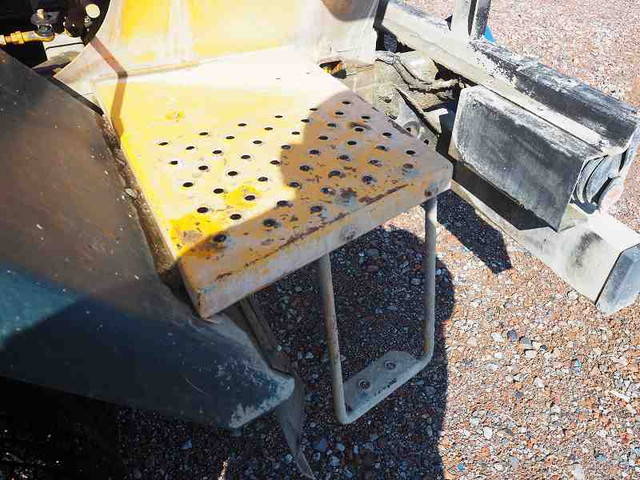 いすゞフォワードミキサー車（コンクリートミキサー）中型（4t）[写真21]