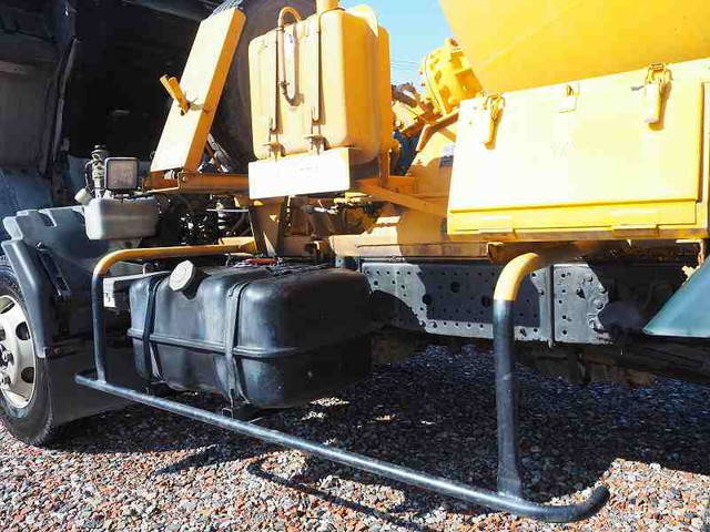 いすゞフォワードミキサー車（コンクリートミキサー）中型（4t）[写真22]