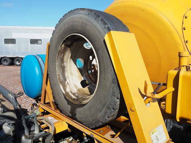 いすゞフォワードミキサー車（コンクリートミキサー）中型（4t）[写真30]