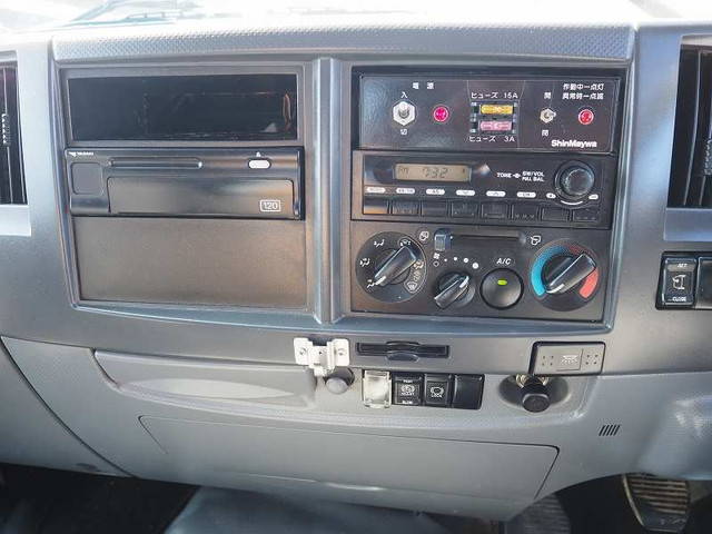 いすゞフォワードミキサー車（コンクリートミキサー）中型（4t）[写真35]