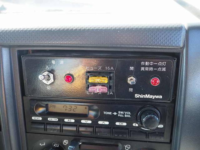 いすゞフォワードミキサー車（コンクリートミキサー）中型（4t）[写真36]