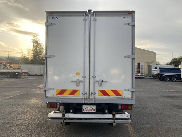 いすゞエルフアルミバン小型（2t・3t）[写真10]