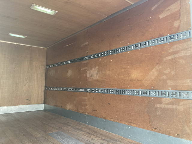 いすゞエルフアルミバン小型（2t・3t）[写真12]