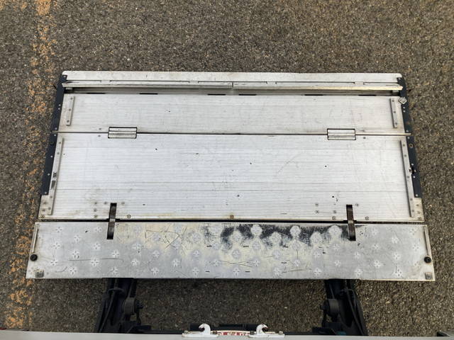 いすゞエルフアルミバン小型（2t・3t）[写真21]