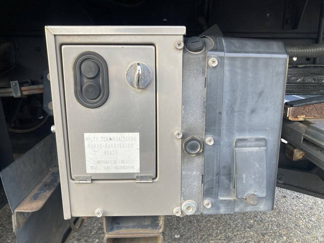 いすゞエルフアルミバン小型（2t・3t）[写真22]