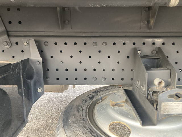 いすゞエルフアルミバン小型（2t・3t）[写真26]