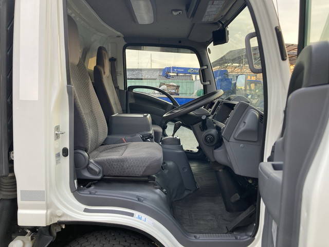 いすゞエルフアルミバン小型（2t・3t）[写真33]