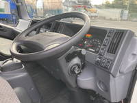 いすゞエルフアルミバン小型（2t・3t）[写真35]