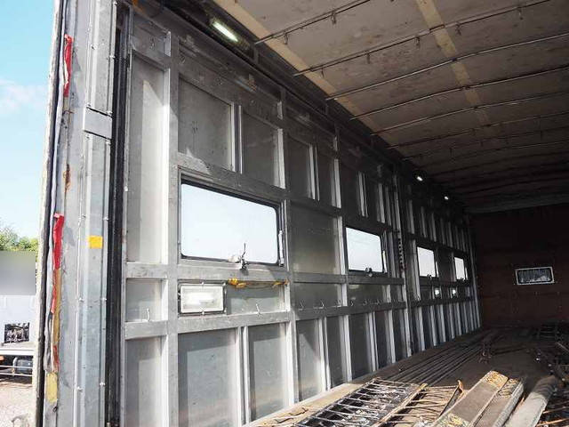 三菱ふそうスーパーグレート回送車大型（10t）[写真13]