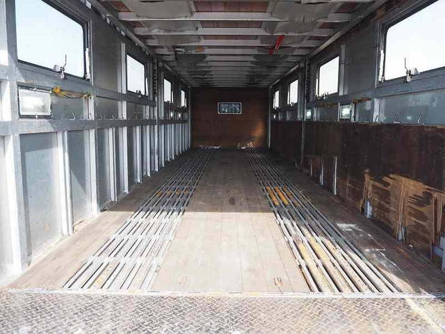 三菱ふそうスーパーグレート回送車大型（10t）[写真16]