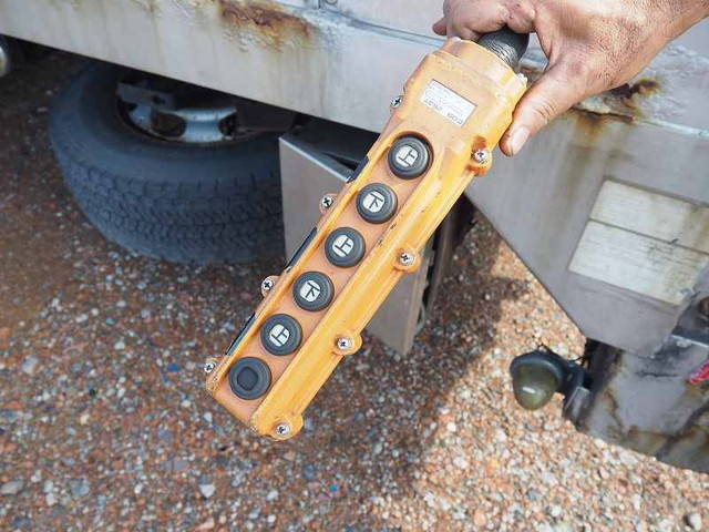 三菱ふそうスーパーグレート回送車大型（10t）[写真21]