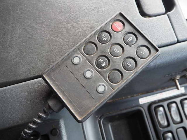 三菱ふそうスーパーグレート回送車大型（10t）[写真40]