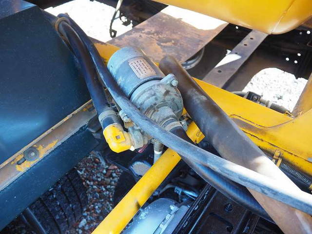 いすゞフォワードミキサー車（コンクリートミキサー）中型（4t）[写真11]