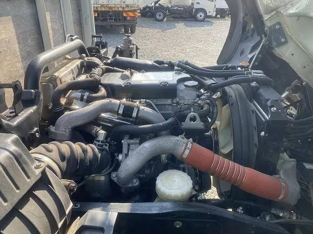 いすゞフォワード平ボディ中型（4t）[写真12]