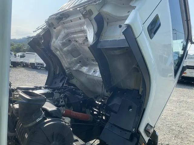 いすゞフォワード平ボディ中型（4t）[写真13]