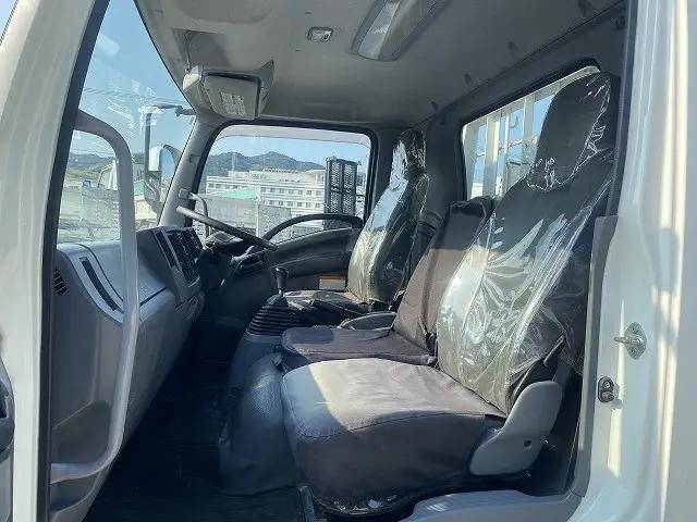 いすゞフォワード平ボディ中型（4t）[写真16]