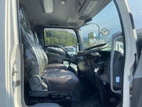 いすゞフォワード平ボディ中型（4t）[写真18]